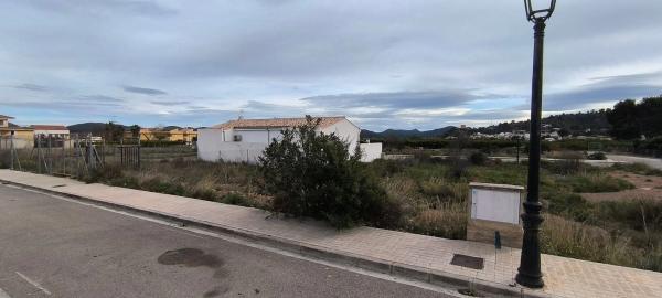 Terreno en avenida Valencia, 41