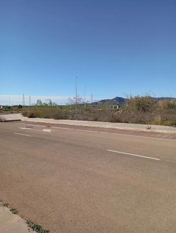 Terreno en Avda de Abril - 9 de Octubre