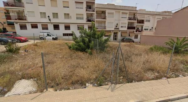 Terreno en calle Fray Domingo de Petrés