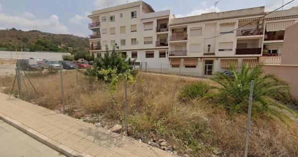 Terreno en calle Fray Domingo de Petrés