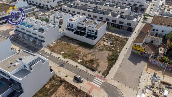 Terreno en calle Pablo Sarasate, 11