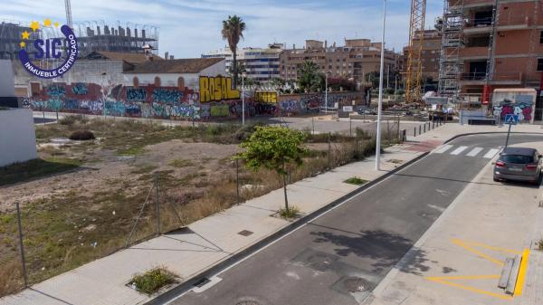 Terreno en calle Pablo Sarasate, 11