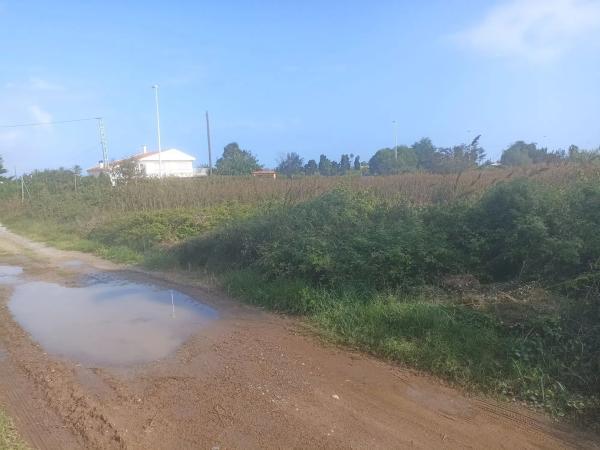 Terreno en avenida Corint