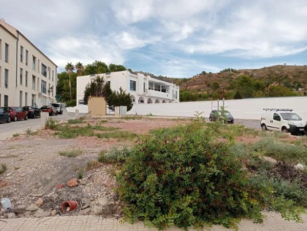 Terreno en calle Fray Domingo de Petrés