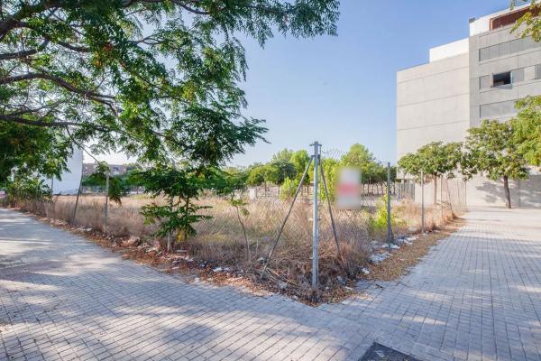 Terreno en calle Miguel Mihura