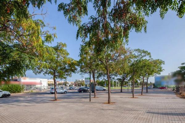 Terreno en calle Miguel Mihura