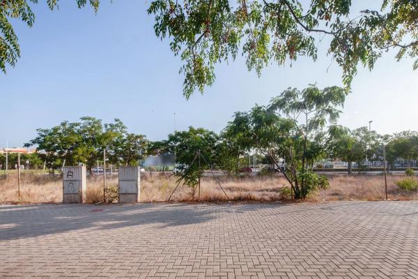 Terreno en calle Miguel Mihura