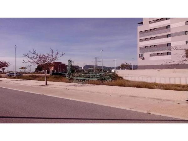 Terreno en avenida del Barraquero