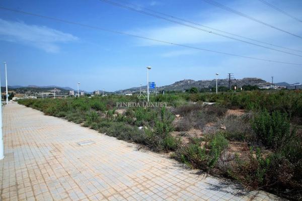 Terreno en calle a Cami Mar