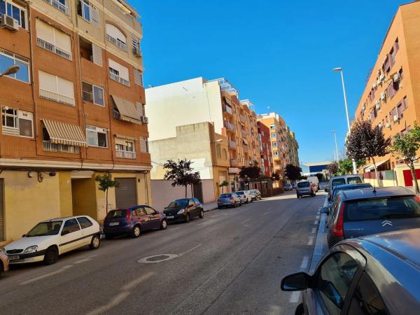 Terreno en Avda de Abril - 9 de Octubre