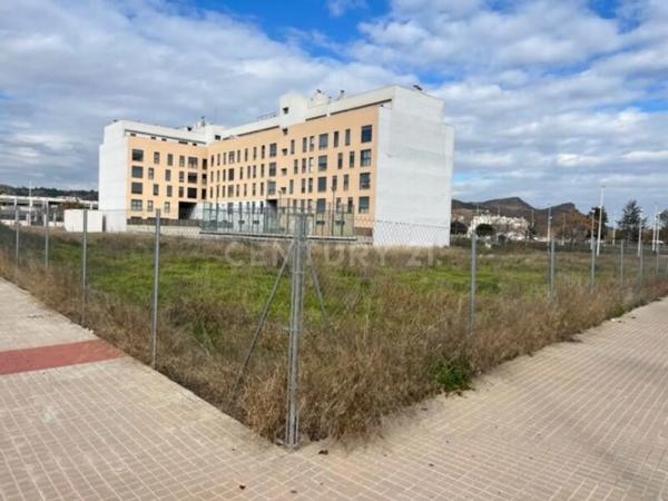 Terreno en avenida Vespasiano Gonzaga s/n