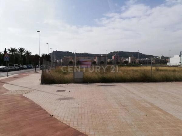 Terreno en avenida Vespasiano Gonzaga s/n