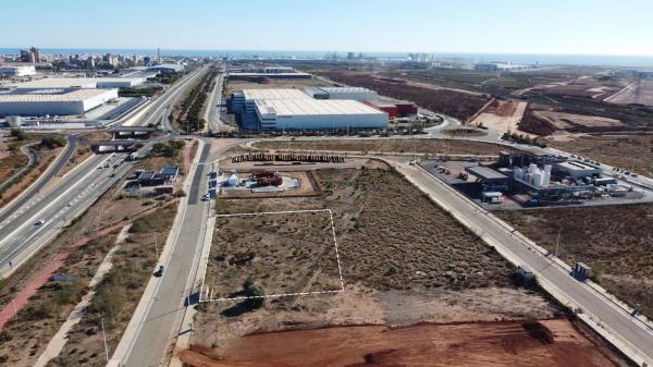Terreno en calle Albert Einstein