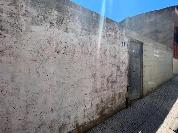 Terreno en calle Valencia, 11