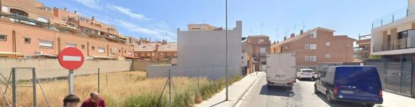 Terreno en calle de les Parretes, 1