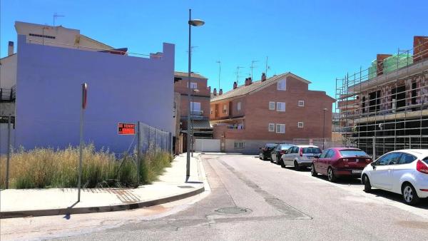 Terreno en calle de les Parretes, 1