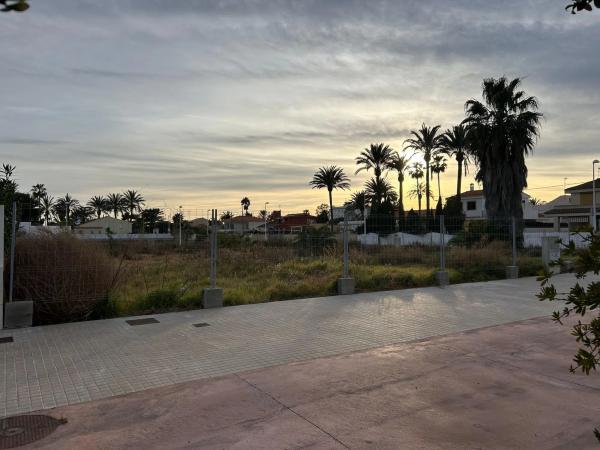 Terreno en avenida de la Marjal, 1