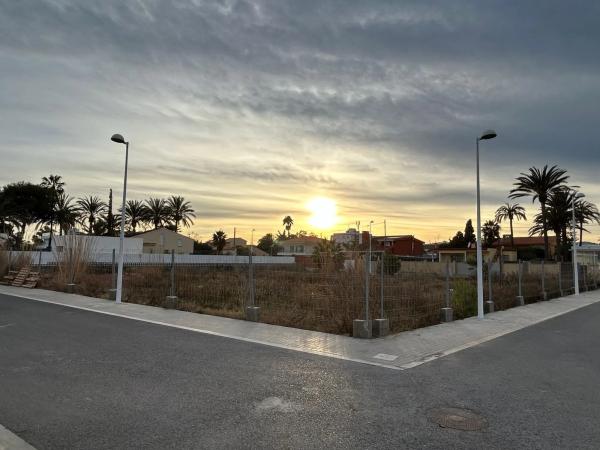 Terreno en avenida de la Marjal, 1