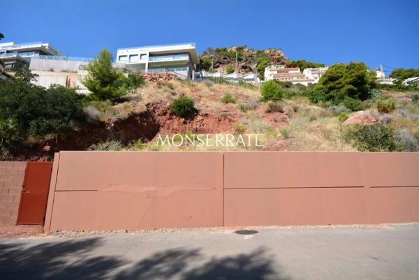 Terreno en paseo de levante