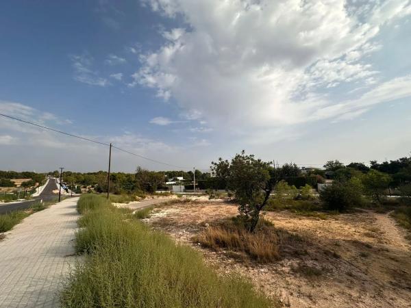 Terreno en calle Reyes Martí