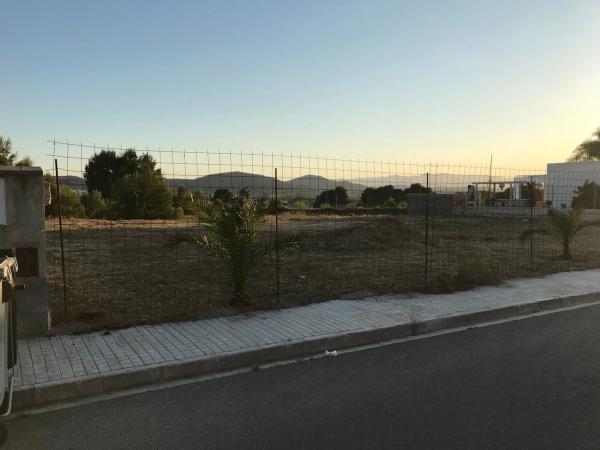 Terreno en calle Siempreviva