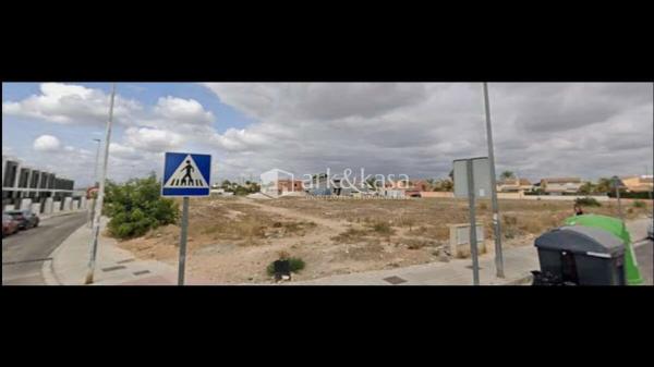 Terreno en calle Alcarava