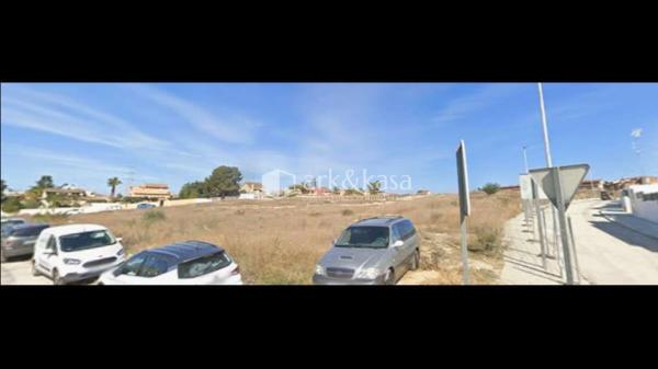 Terreno en calle Alcarava