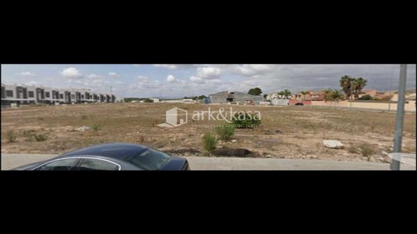 Terreno en calle Alcarava