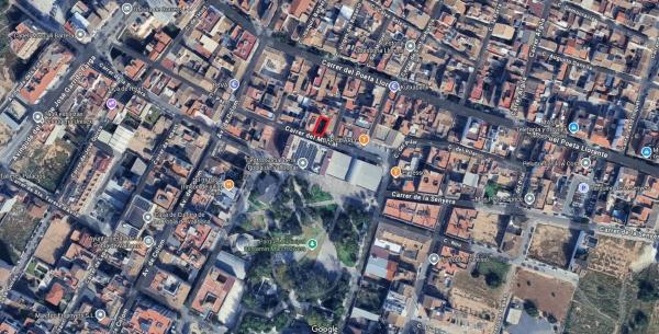 Terreno en calle del Mercat