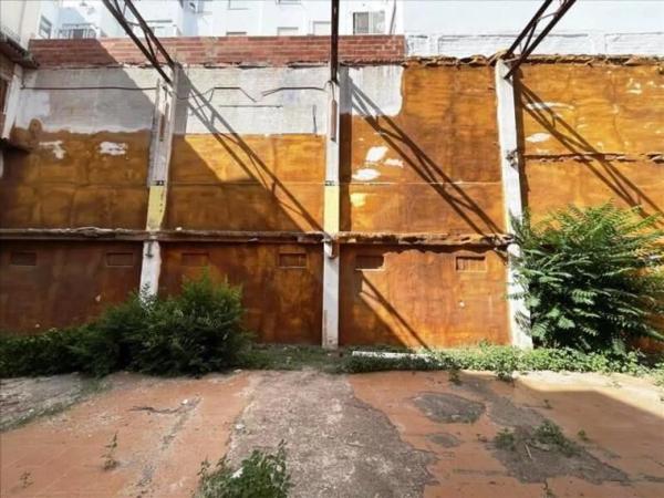 Terreno en calle la Bàscula