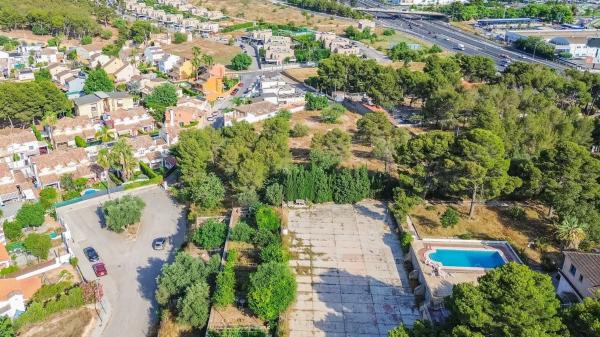 Terreno en calle la Lloma