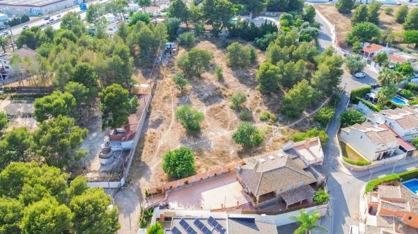 Terreno en calle la Lloma