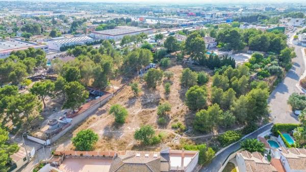Terreno en calle la Lloma
