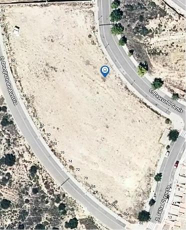 Terreno en calle de Sant Pasqual