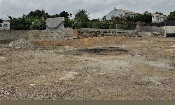 Terreno en calle Castaño
