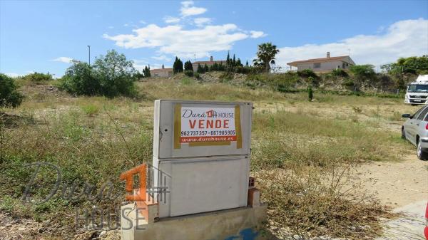 Terreno en calle Roger de Lauria