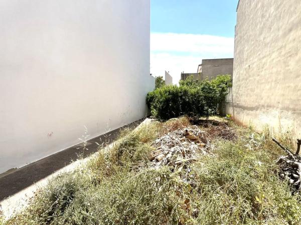 Terreno en avenida de la Constitució
