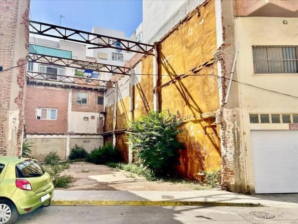 Terreno en calle la Bàscula, 6