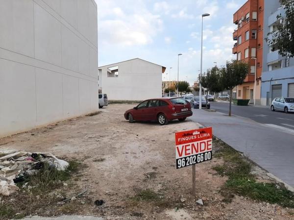 Terreno en Parque de la Bombilla-Pla de Rascanya