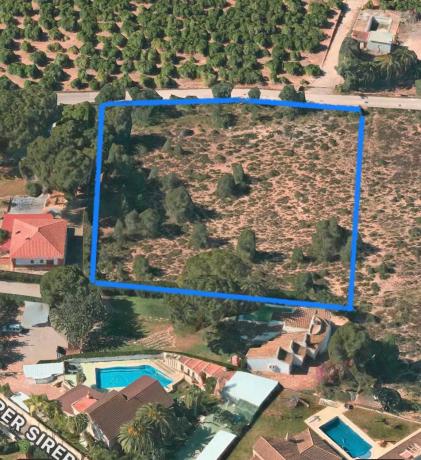 Terreno en calle de les Llomes, 6