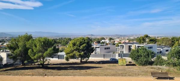 Terreno en calle Turia