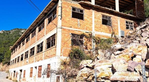 Terreno en calle de la Pobleta, 329