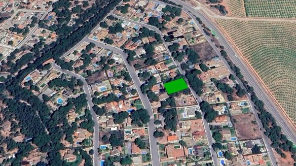 Terreno en calle Tarragona