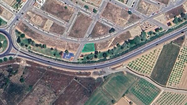 Terreno en calle de Clara Campoamor