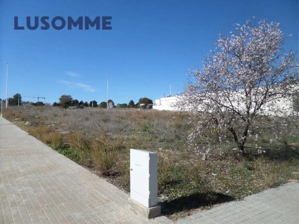 Terreno en calle Arpella