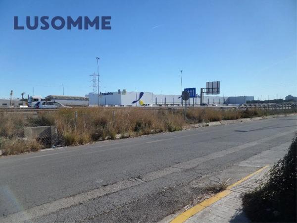 Terreno en calle Arpella