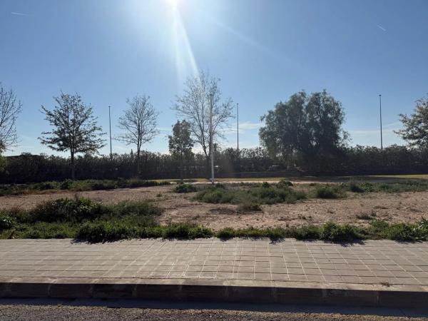 Terreno en calle de Clara Campoamor