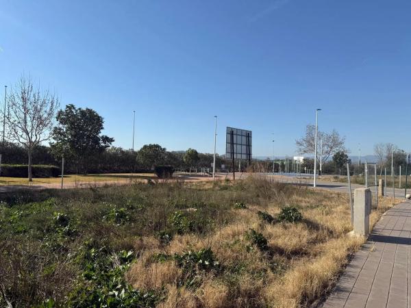 Terreno en calle de Clara Campoamor