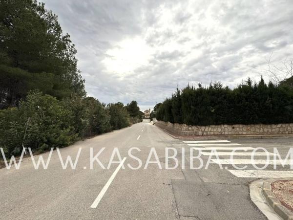 Terreno en calle Suiza