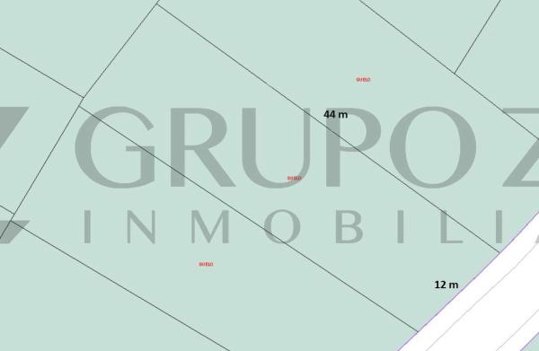 Terreno en calle Oroval